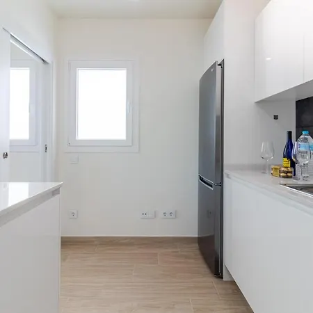 Апартаменты Brand New With Ocean & Volcano Views *